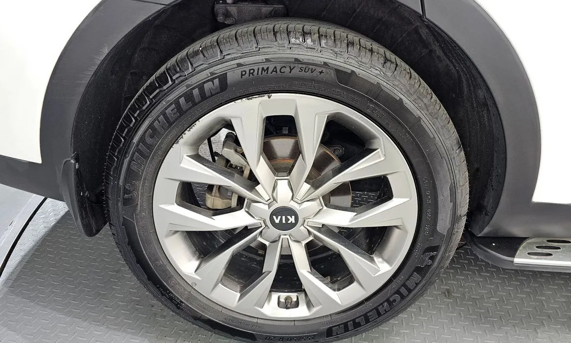 Kia Sorento — фото 7
