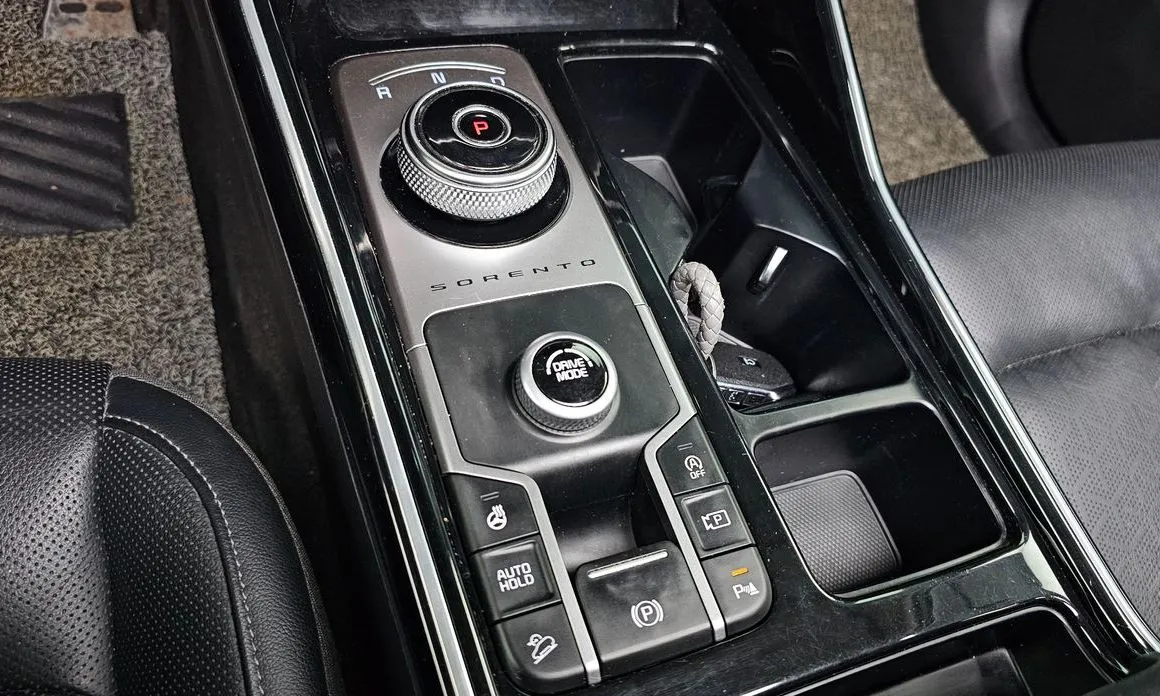 Kia Sorento — фото 10