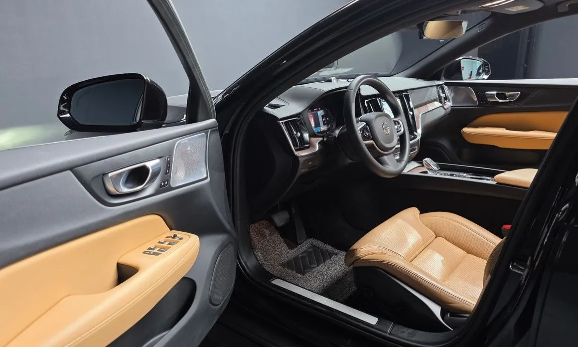 Volvo V60 2023 из KR, фото 3