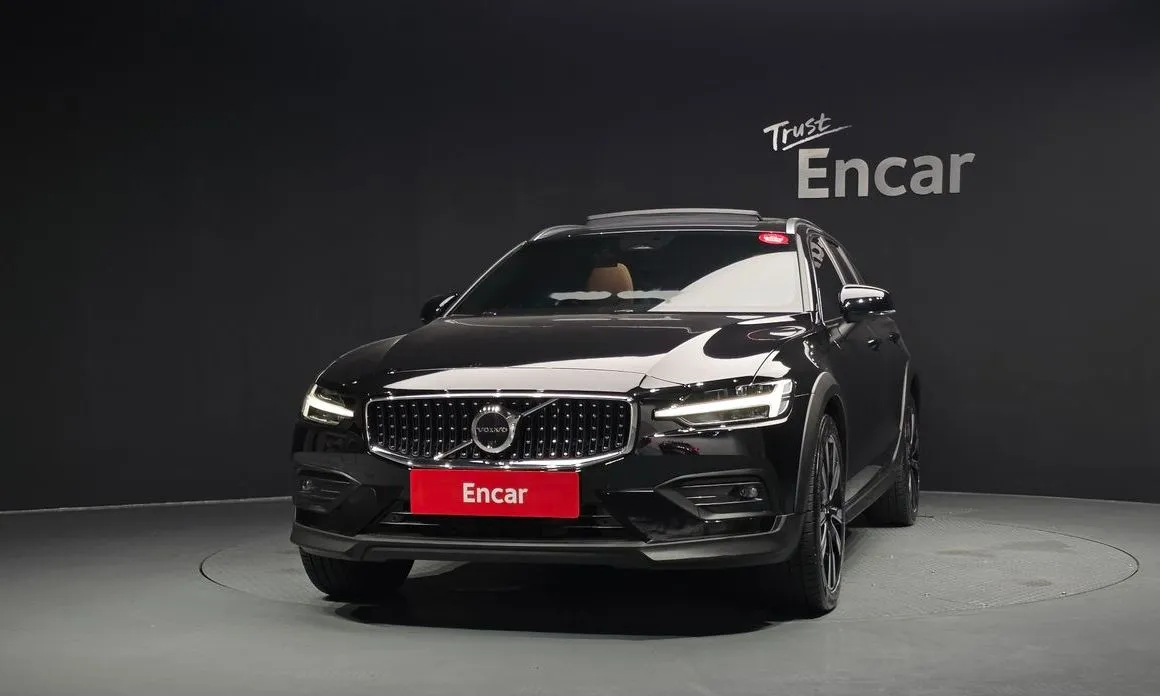 Volvo V60 2023 из KR, фото 8