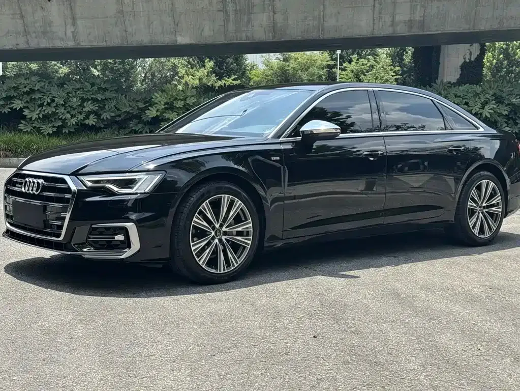 Audi A6L — фото 1