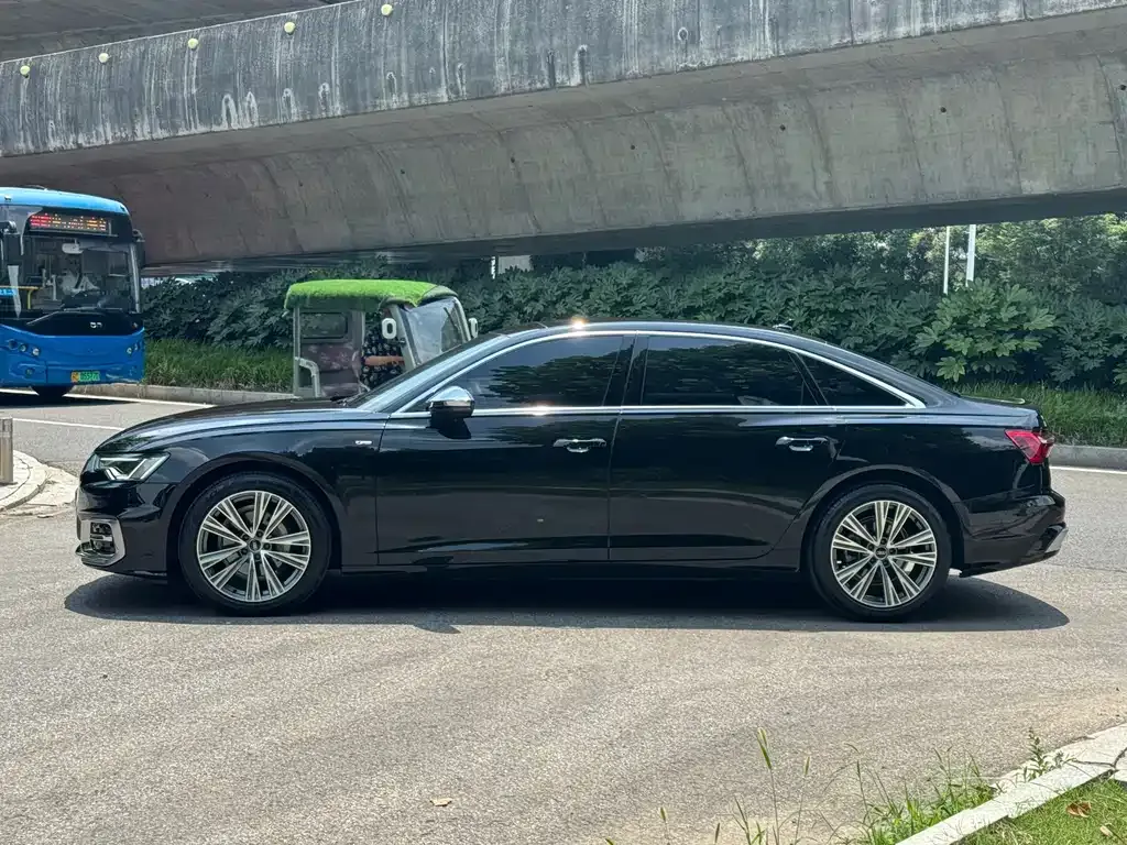 Audi A6L — фото 5
