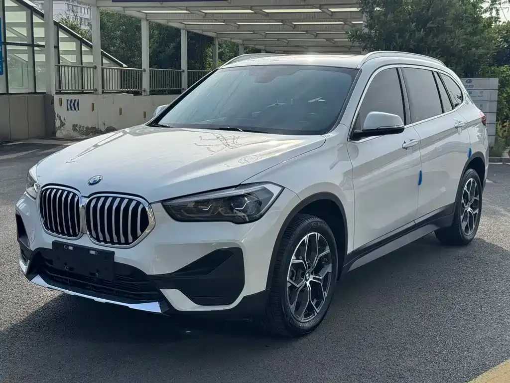 BMW X1 — фото 1