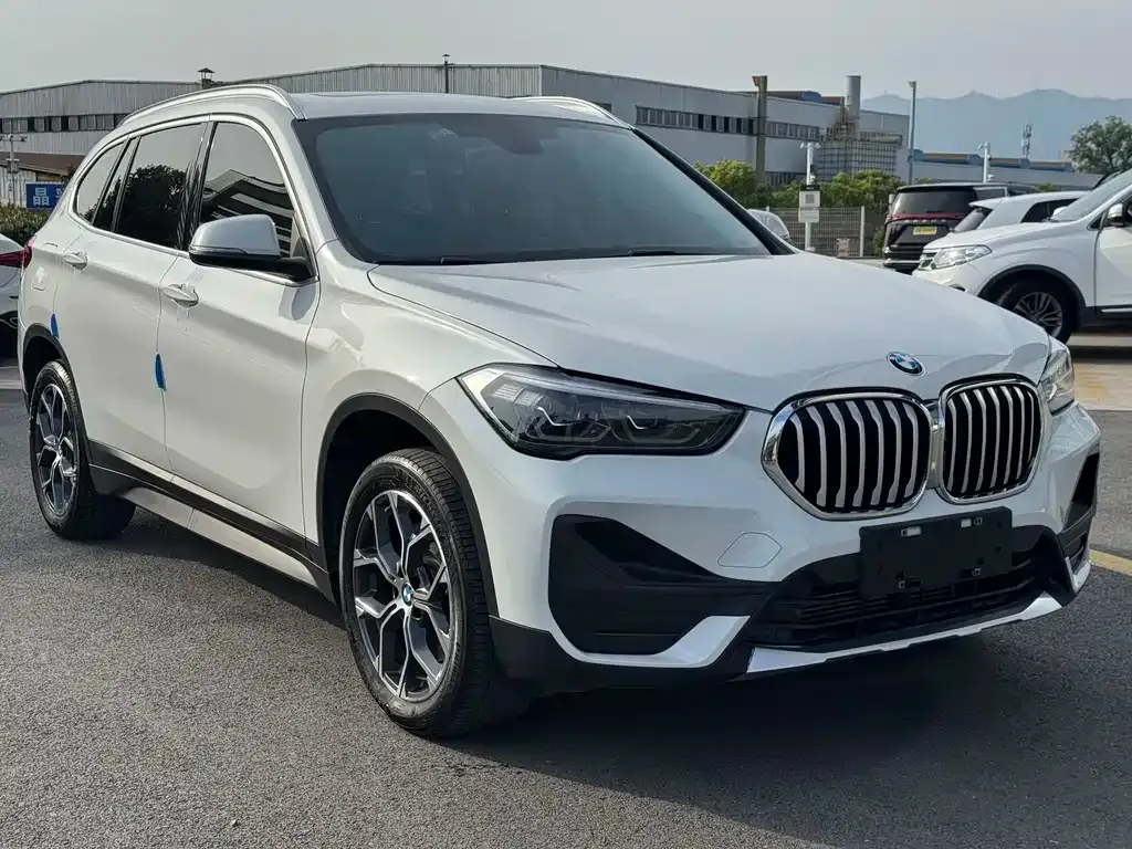 BMW X1 — фото 8