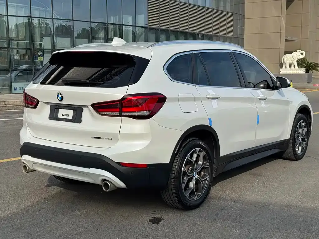 BMW X1 — фото 3
