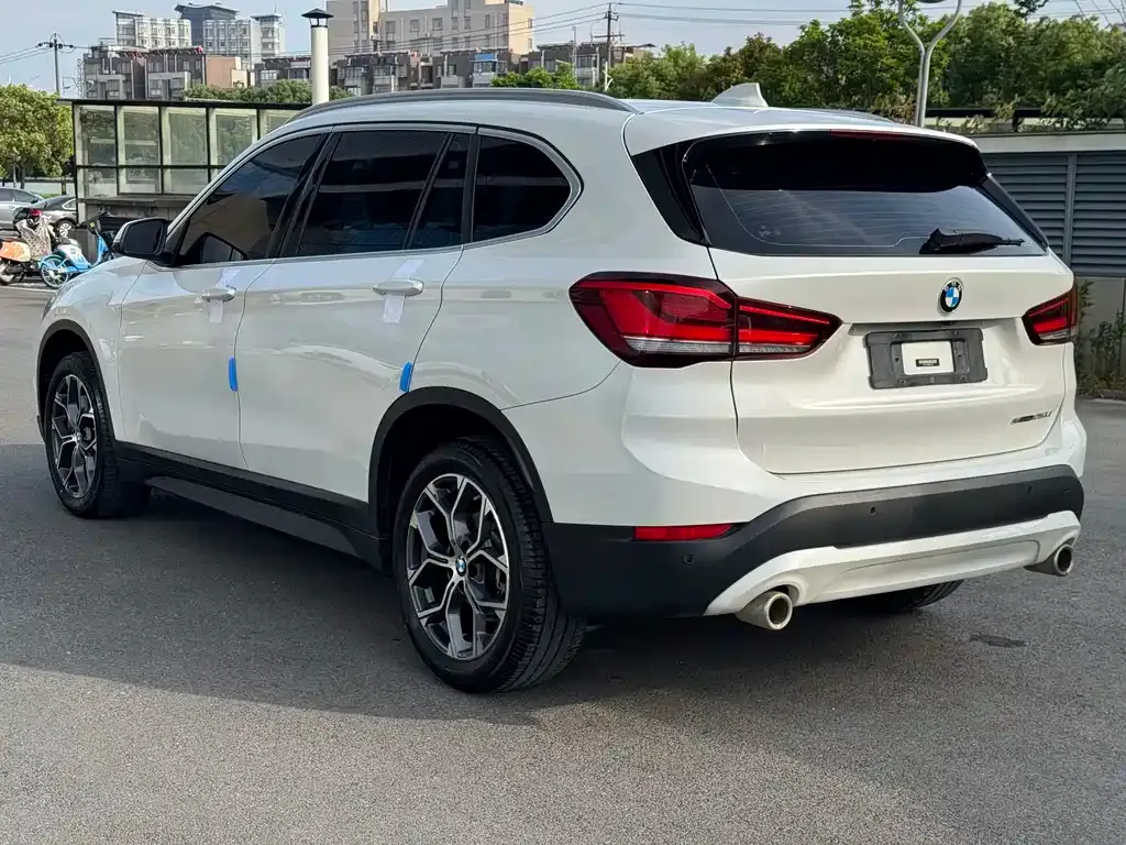 BMW X1 — фото 5