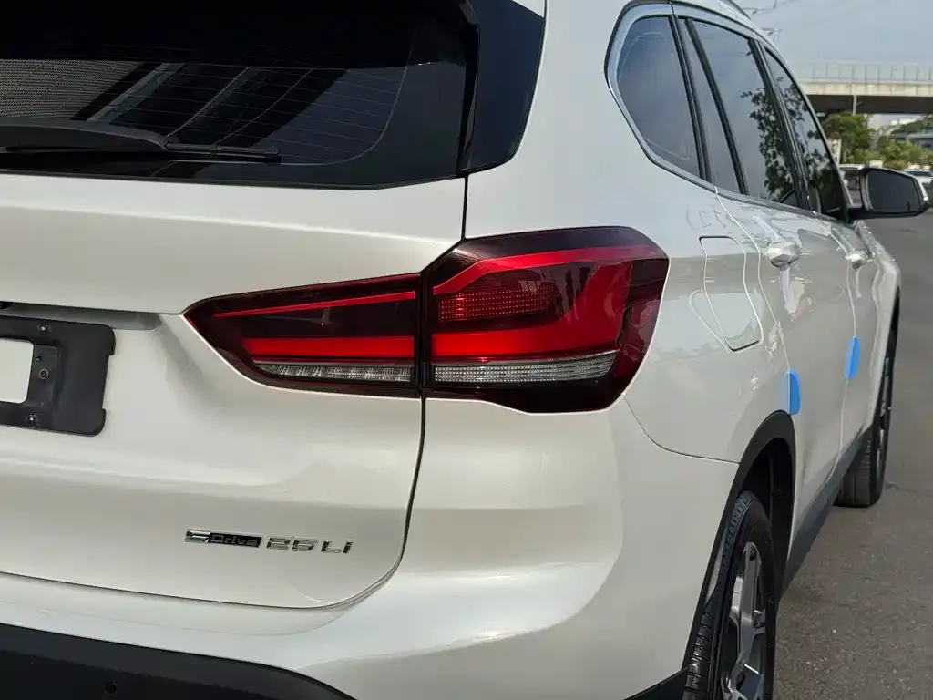 BMW X1 — фото 2