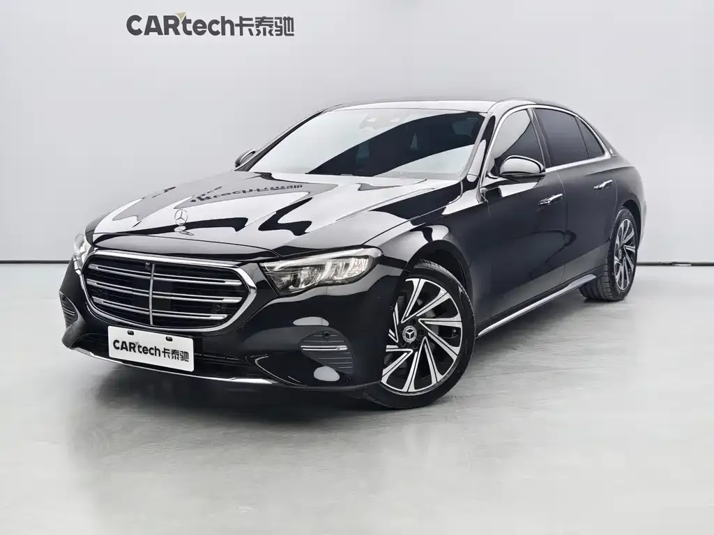 Mercedes-Benz E-Class — фото 1