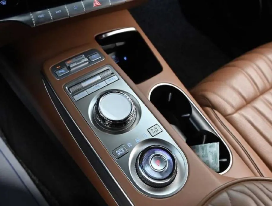 Genesis GV70 — фото 10