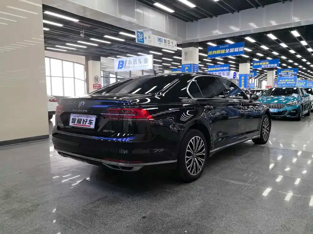 Volkswagen Phideon — фото 10