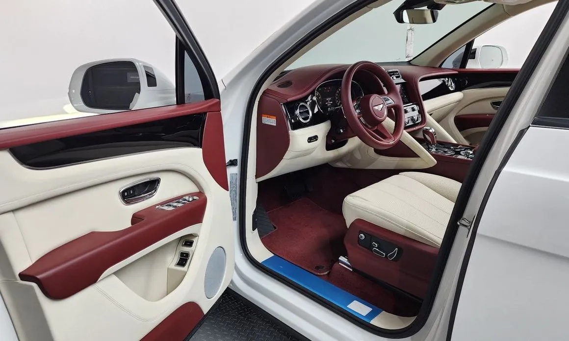 Bentley Bentayga 2024 из KR, фото 4