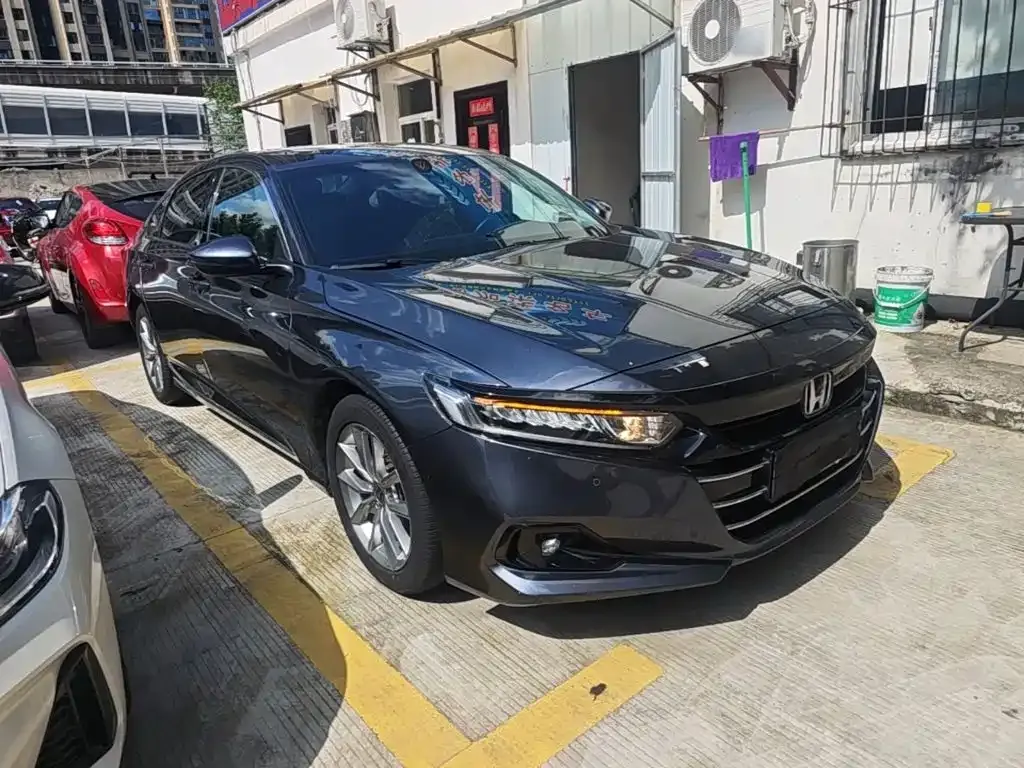 Honda Accord — фото 8