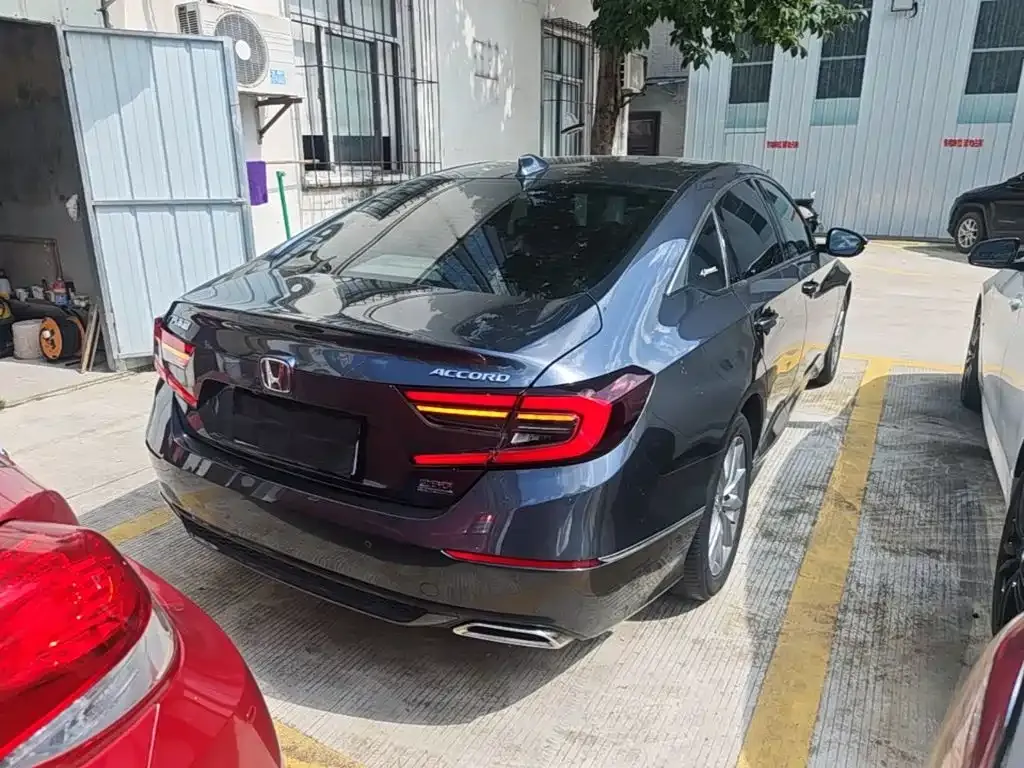 Honda Accord — фото 4