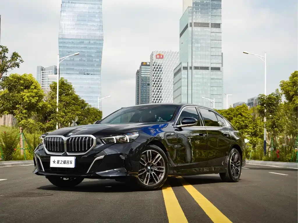 BMW 5 Series — фото 1