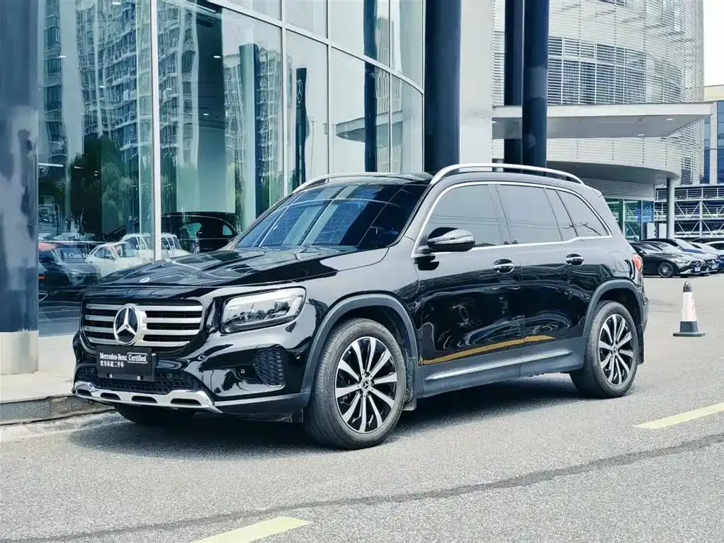 Mercedes-Benz GLB — фото 1