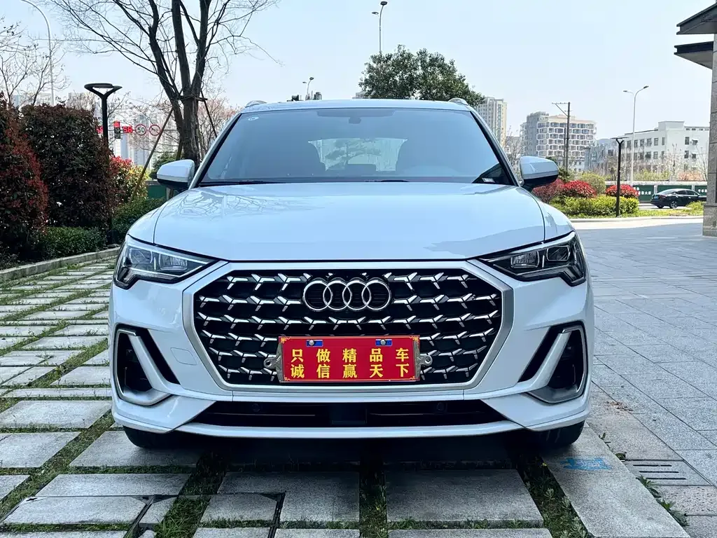 Audi Q3 — фото 10