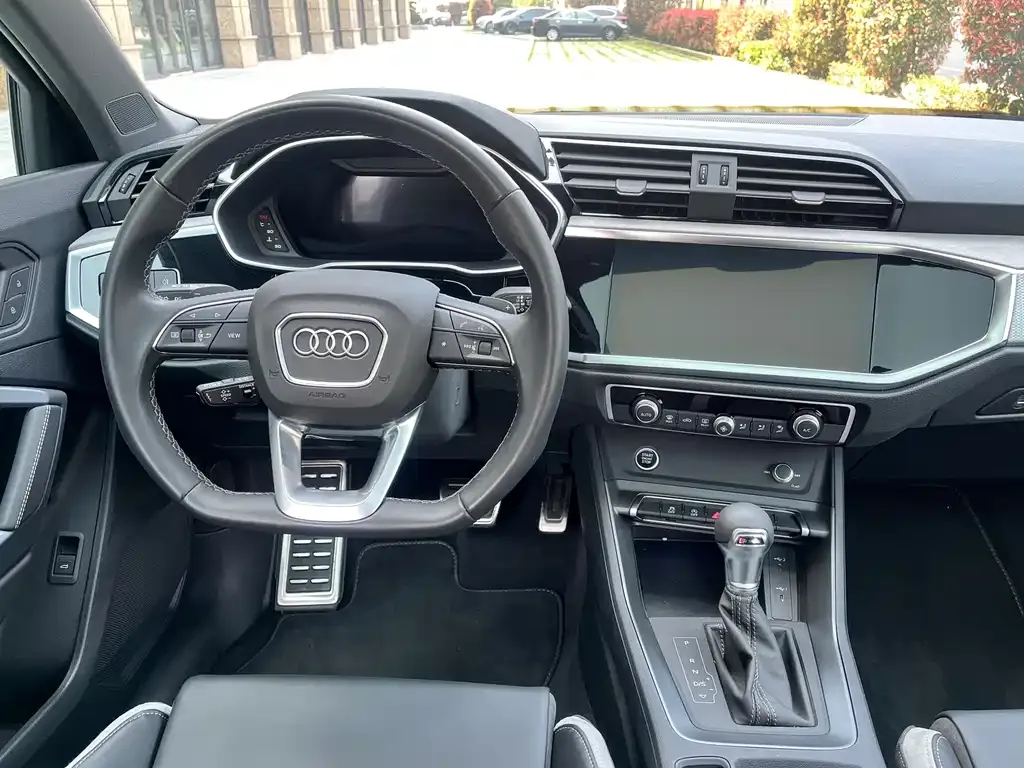 Audi Q3 — фото 3