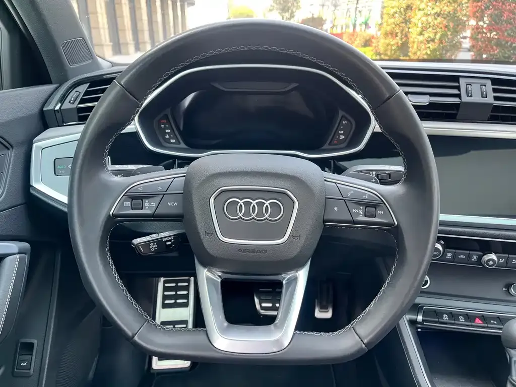 Audi Q3 — фото 6