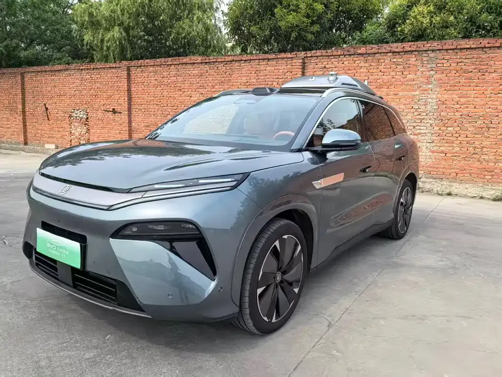 BYD Tang L — фото 1