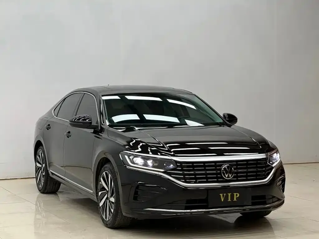 Volkswagen Passat — фото 1
