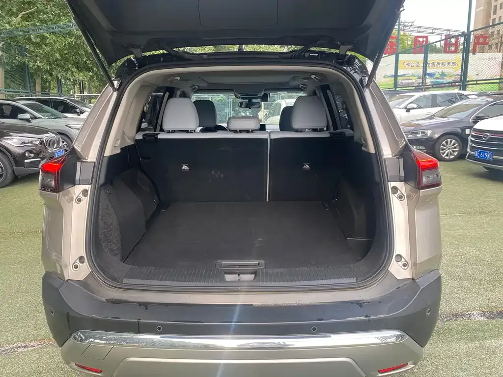 Nissan X-Trail — фото 10