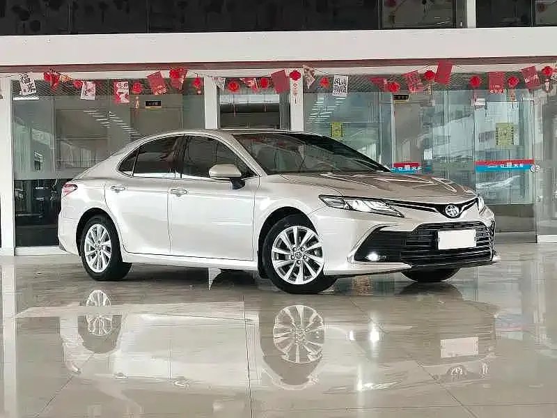 Toyota Camry — фото 4