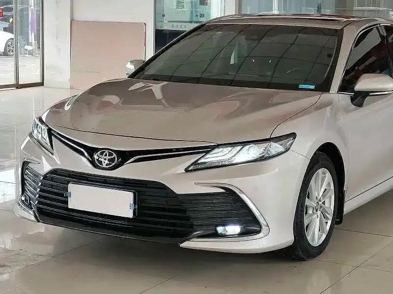 Toyota Camry — фото 9