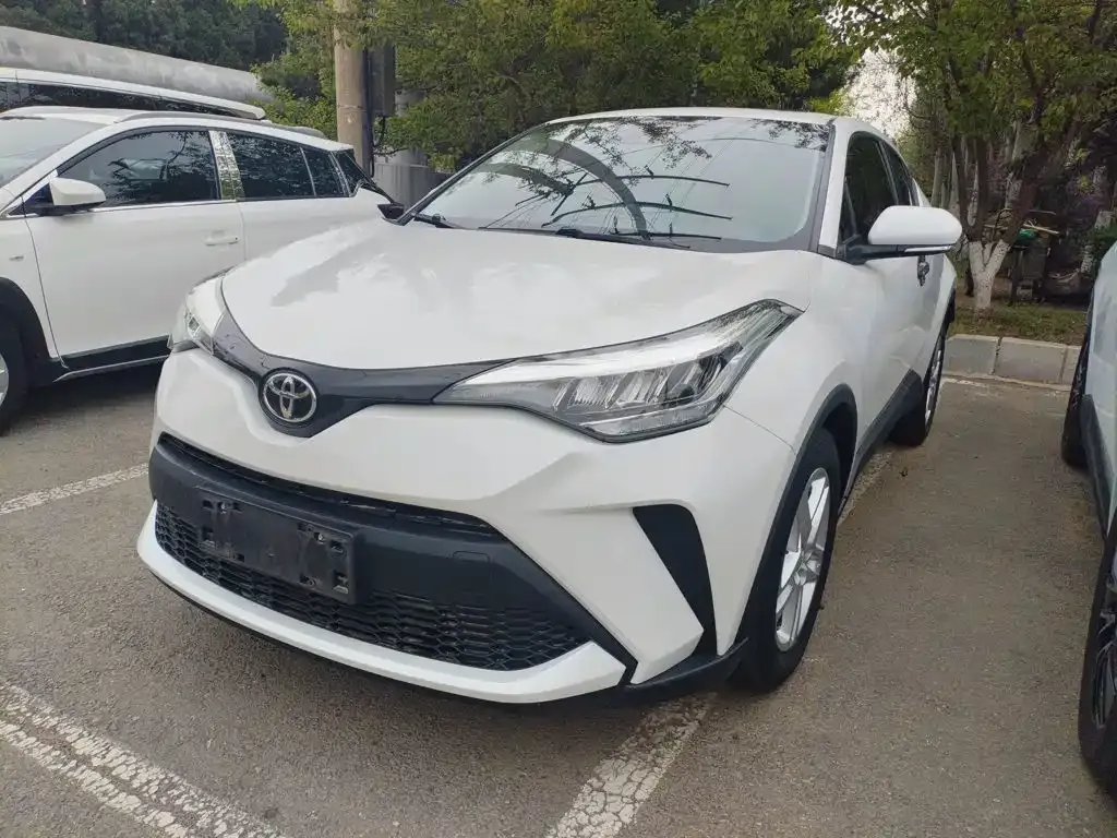 Toyota C-HR — фото 1