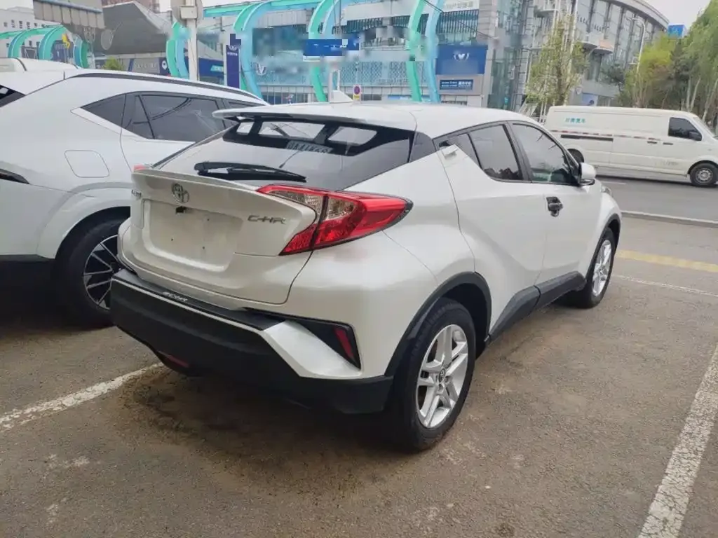 Toyota C-HR — фото 5