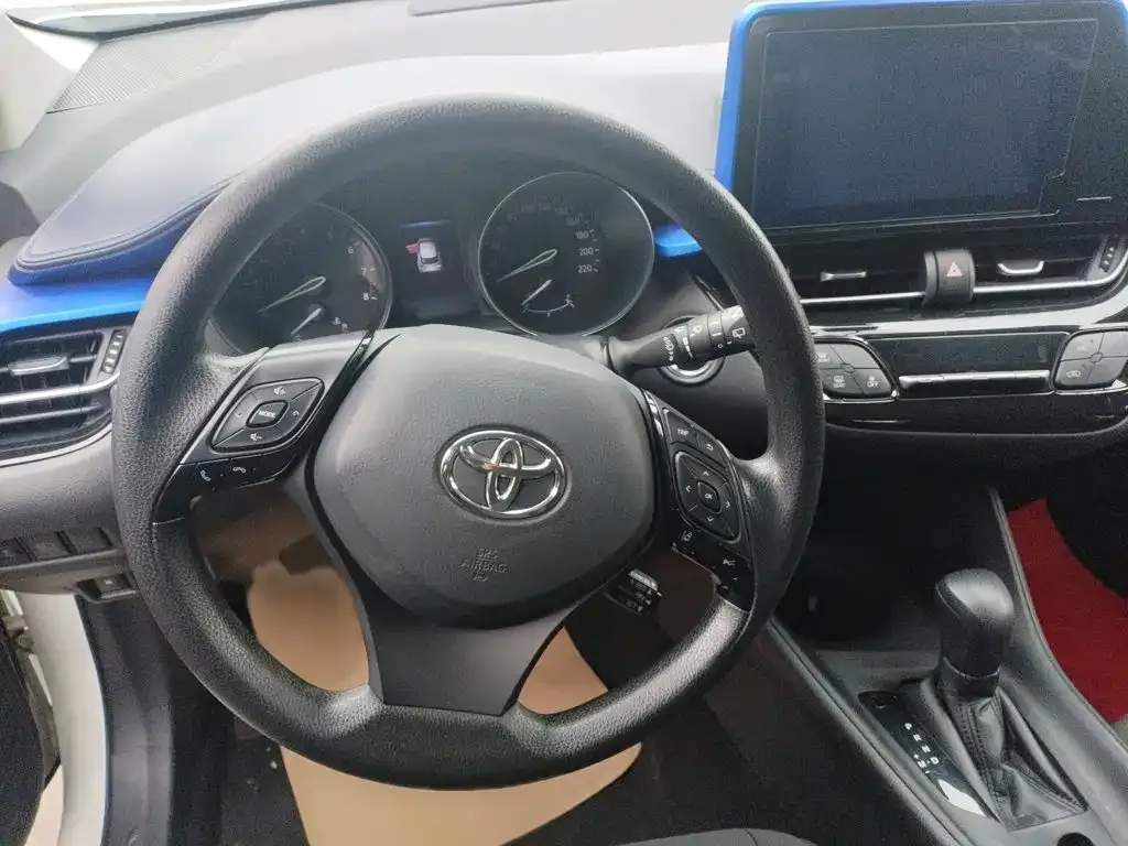 Toyota C-HR — фото 7