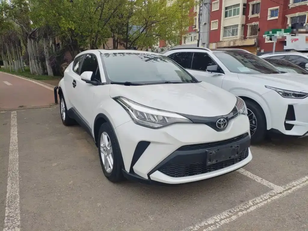 Toyota C-HR — фото 9