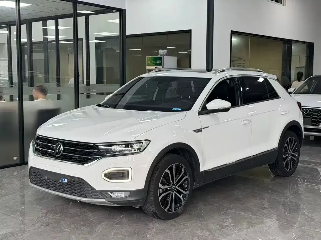 Volkswagen T-Roc — фото 1