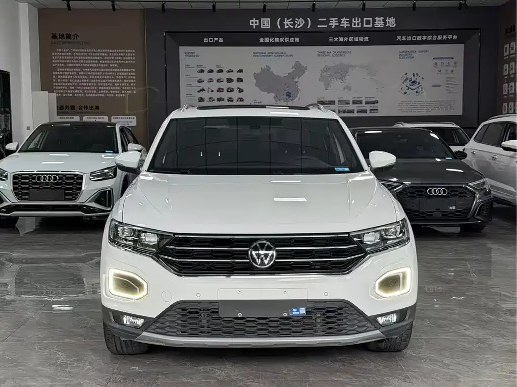 Volkswagen T-Roc — фото 6