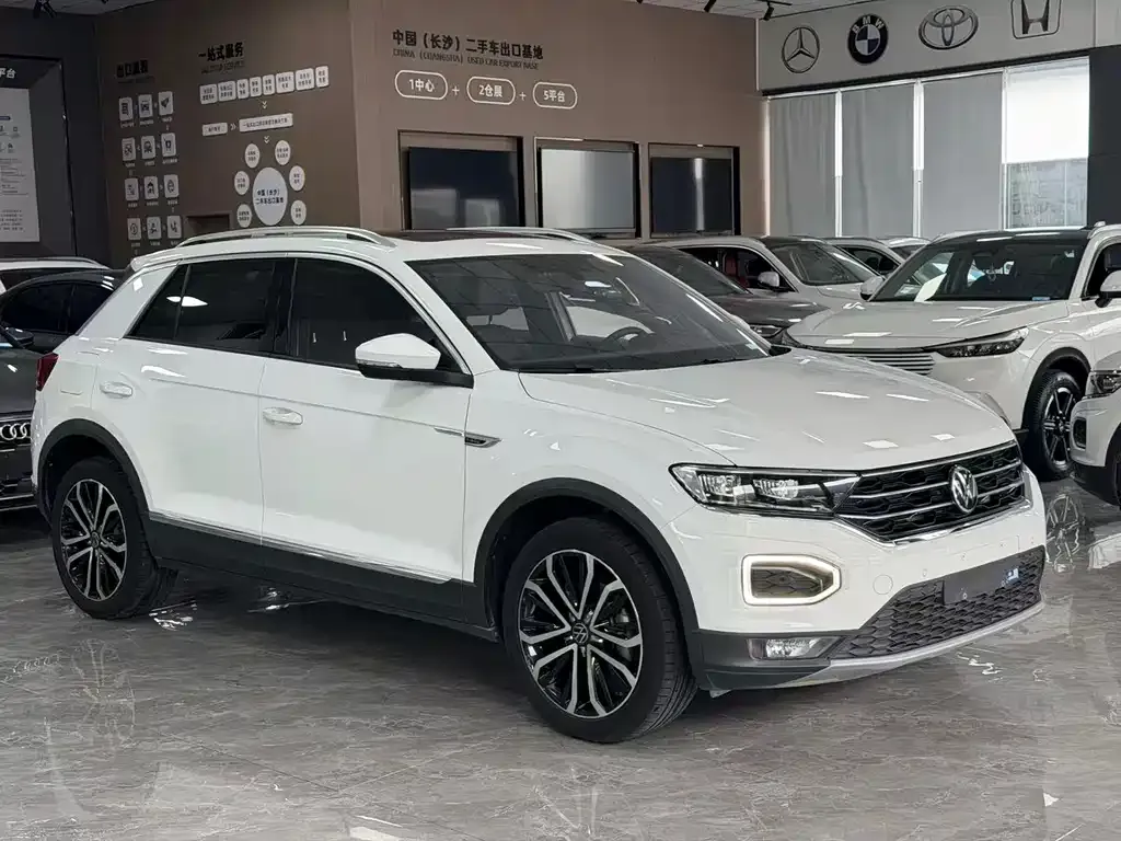 Volkswagen T-Roc — фото 2