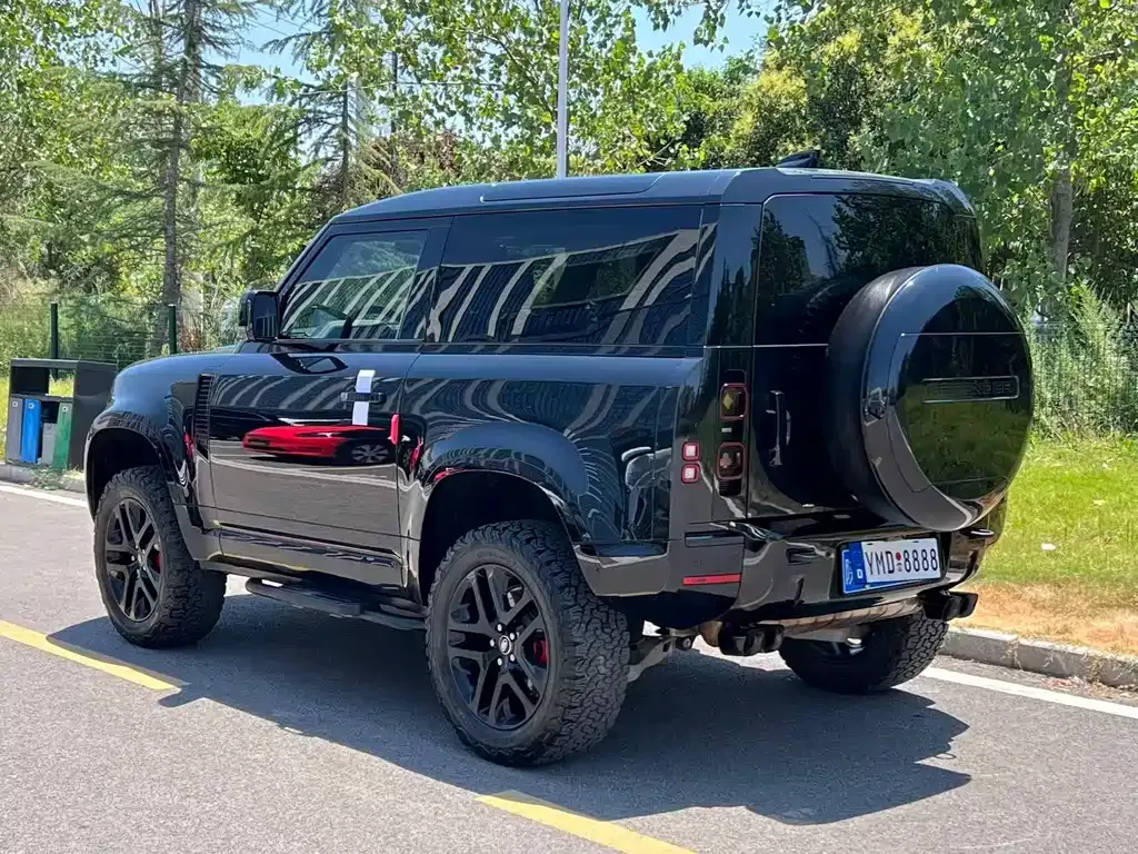 Land Rover Defender — фото 10