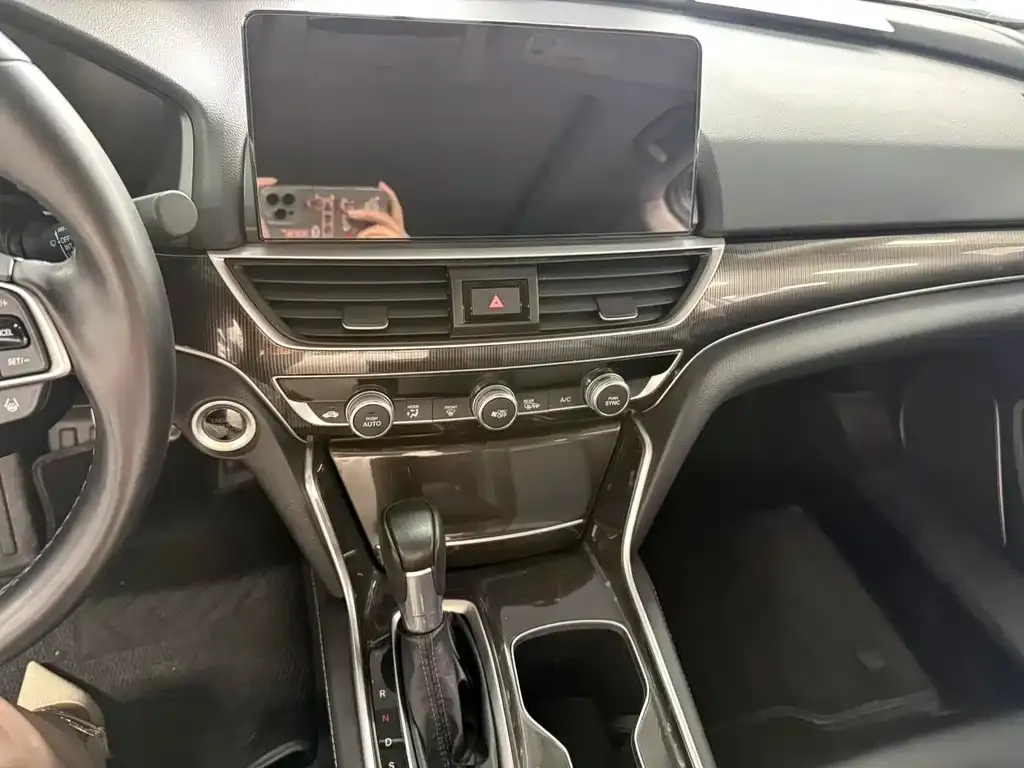 Honda Accord — фото 7
