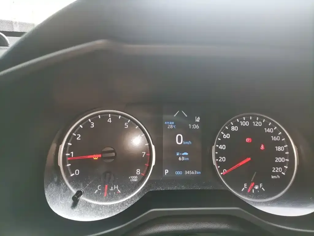 Toyota RAV4 — фото 2