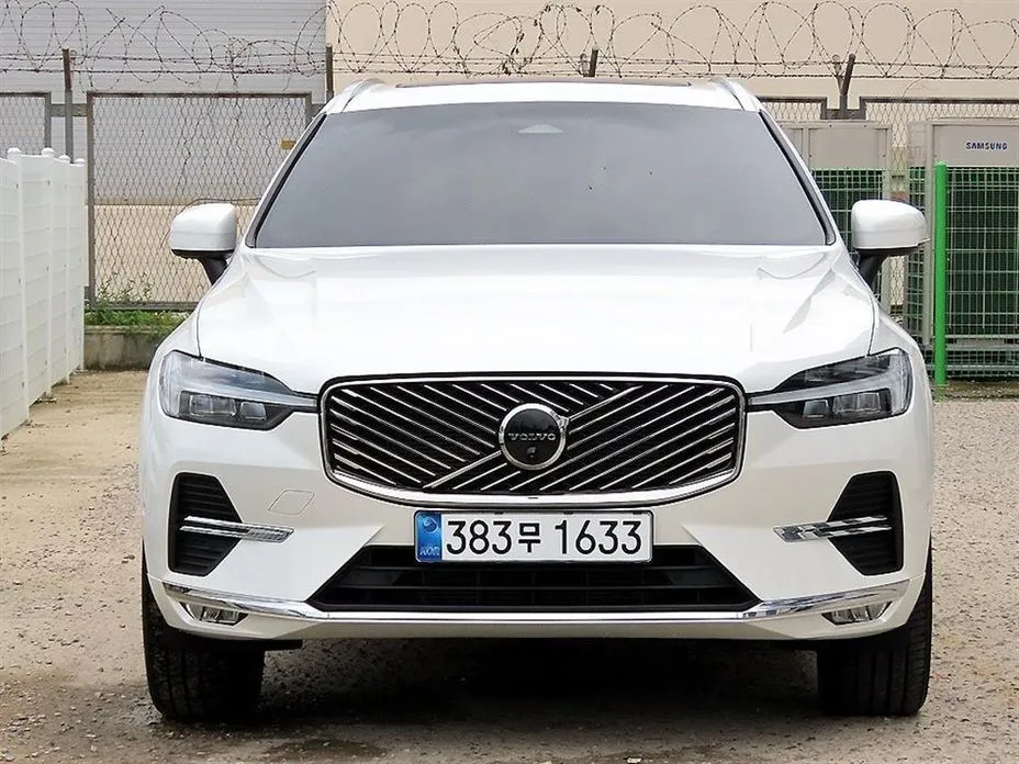 Volvo XC60 — фото 1