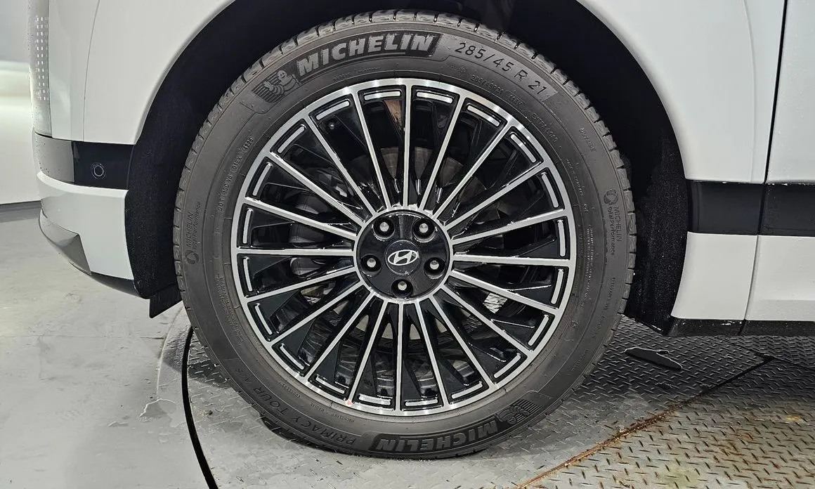Hyundai Ioniq9 — фото 10
