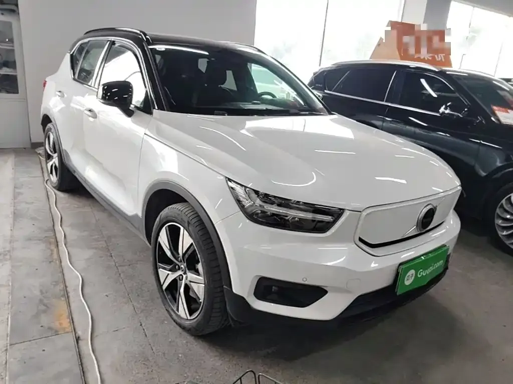 Volvo XC40 NEV — фото 2