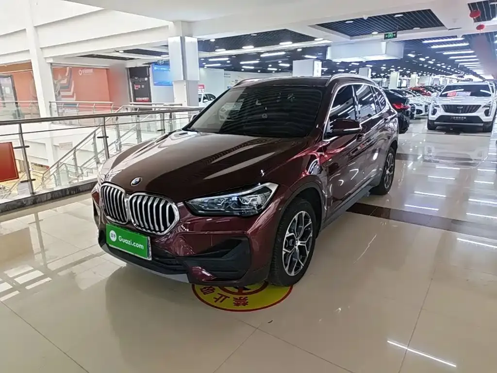 BMW X1 — фото 1