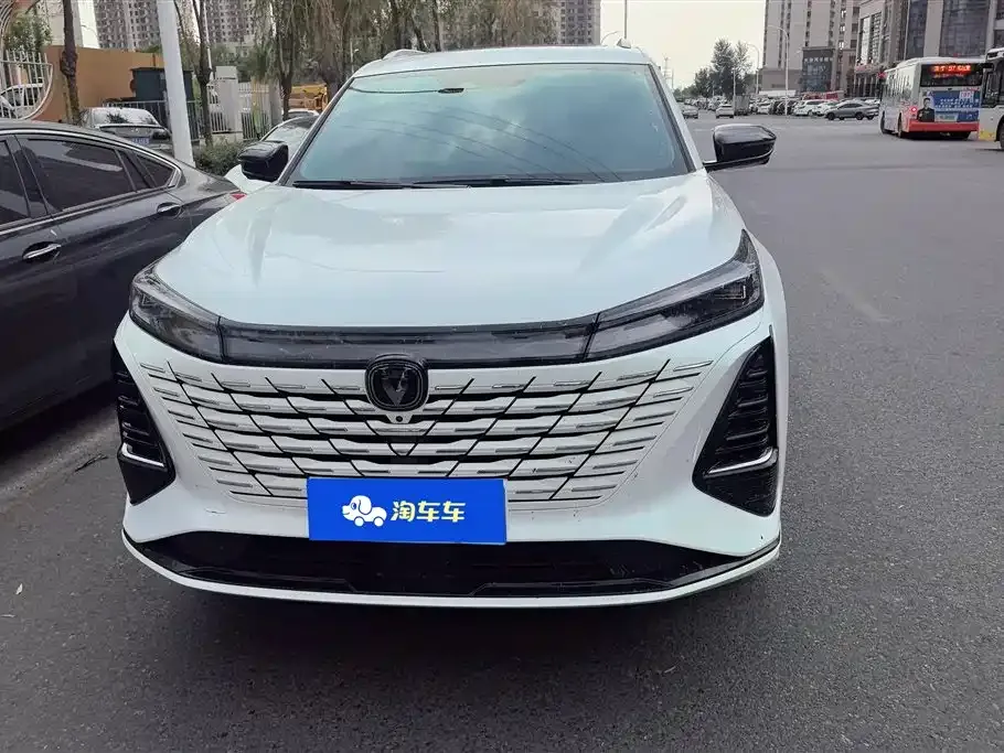 Changan CS75PLUS — фото 3