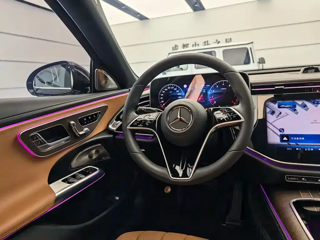 Mercedes-Benz E-Class — фото 10