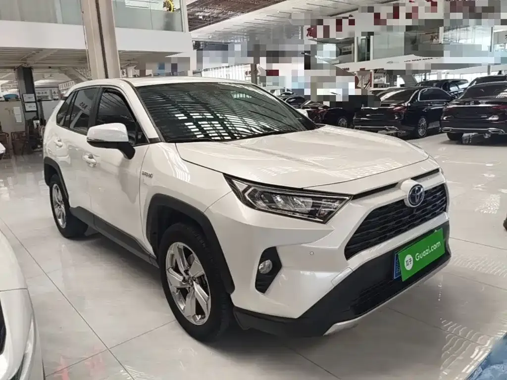 Toyota RAV4 — фото 10