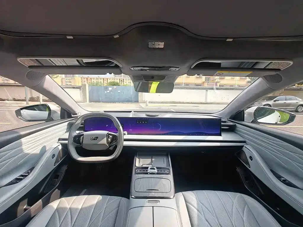 Geely Galaxy E8 — фото 10