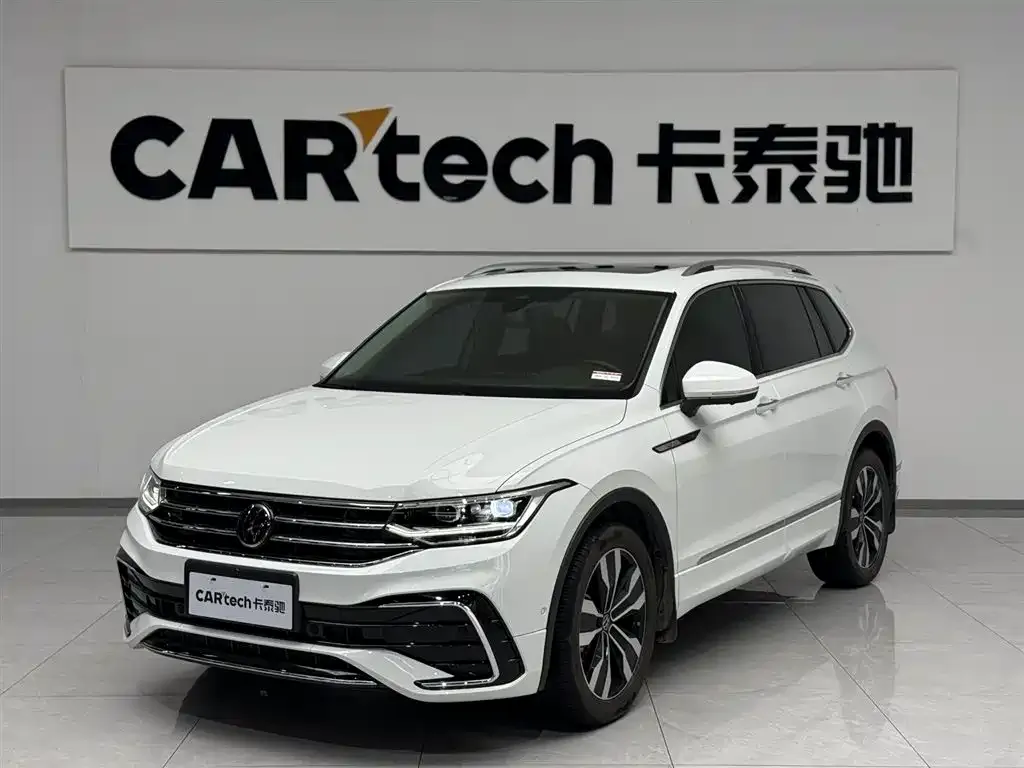 Volkswagen Tiguan L — фото 1