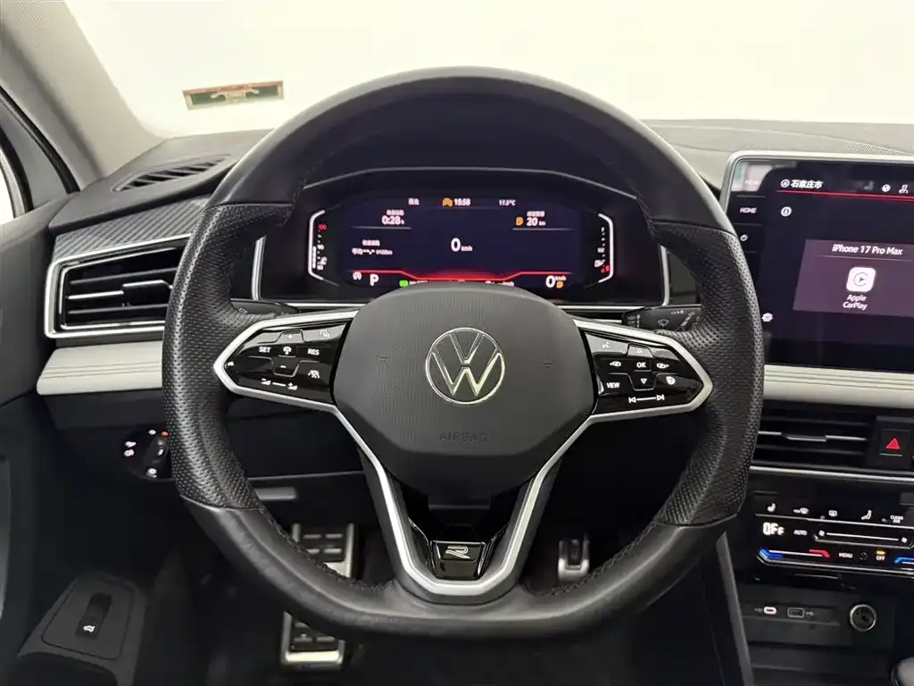 Volkswagen Tiguan L — фото 8