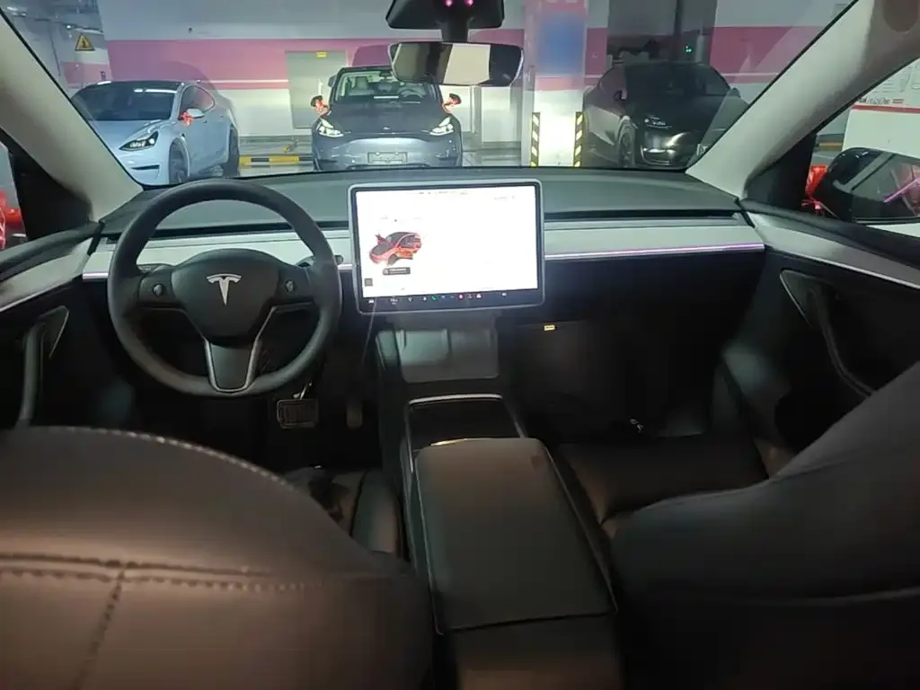 Tesla Model Y — фото 3