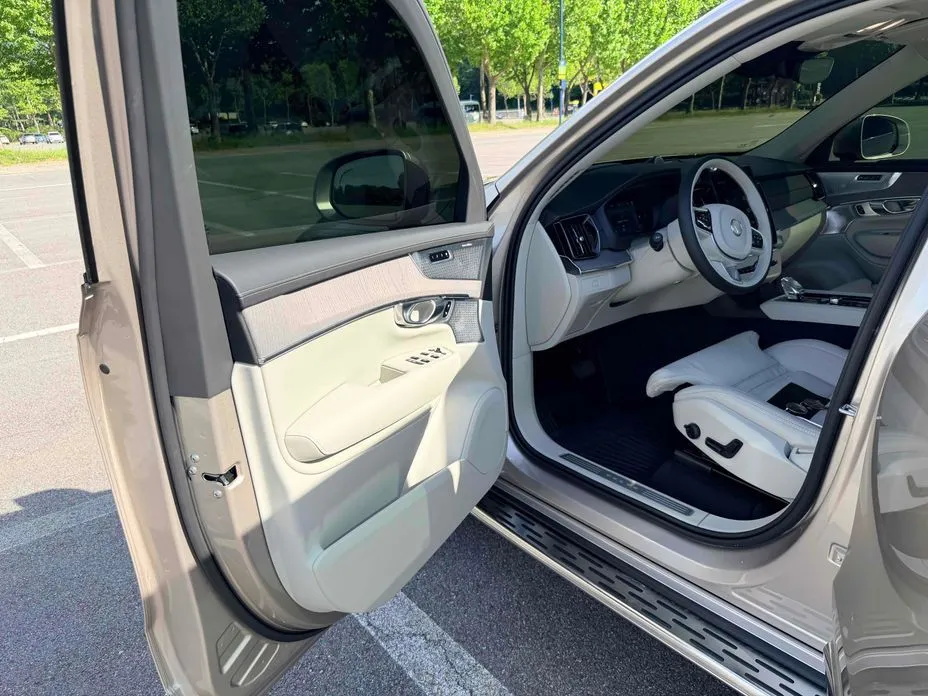 Volvo XC90 2026 из KR, фото 8