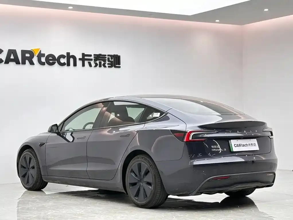 Tesla Model 3 — фото 10